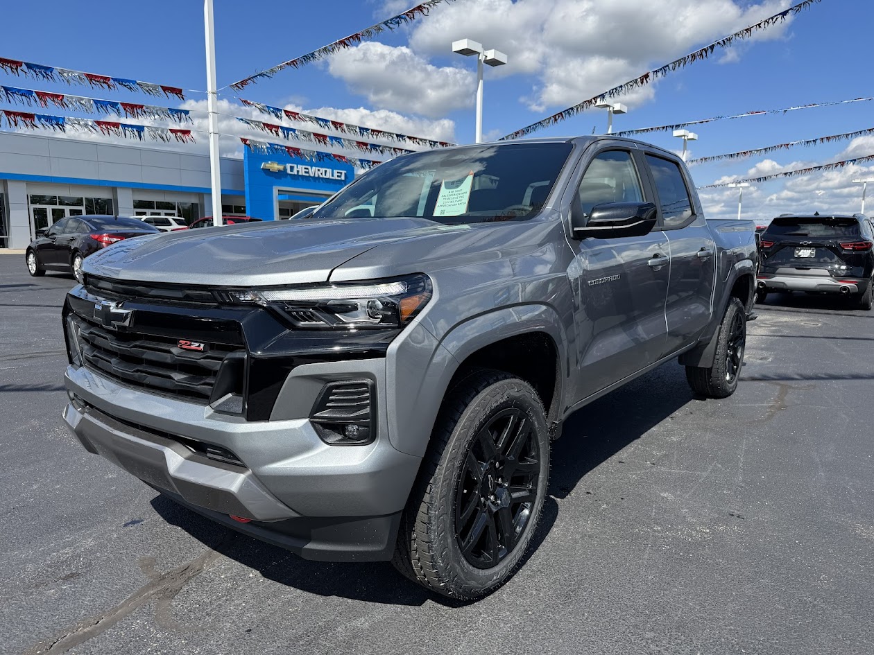 2025 Chevrolet Colorado Vehicle Photo in BOONVILLE, IN 47601-9633