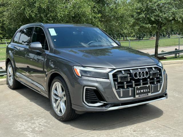 2025 Audi Q7 Vehicle Photo in HOUSTON, TX 77090
