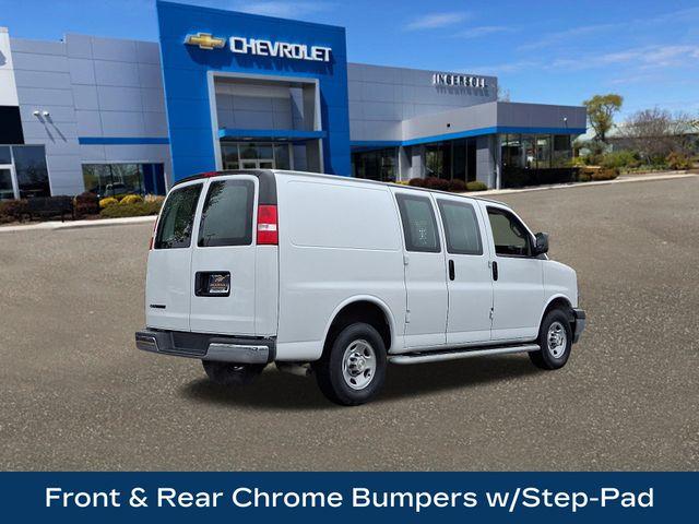 2024 Chevrolet Express Cargo 2500 Vehicle Photo in DANBURY, CT 06810-5034