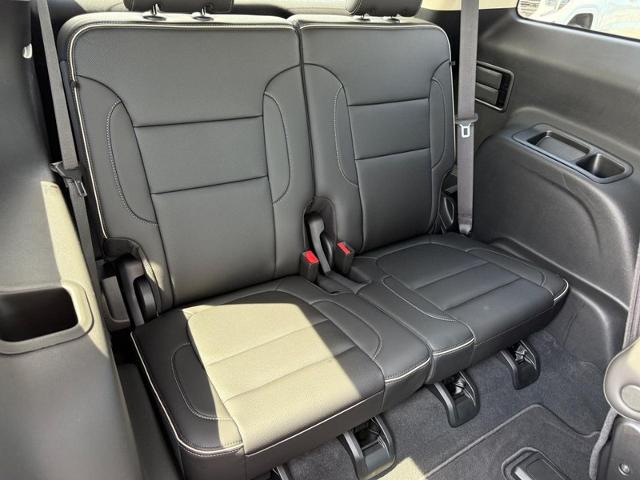 2023 GMC Acadia Vehicle Photo in COLUMBIA, MO 65203-3903