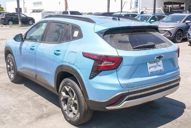 2025 Chevrolet Trax Vehicle Photo in VENTURA, CA 93003-8585