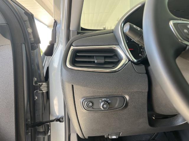 2024 Chevrolet Equinox Vehicle Photo in MANHATTAN, KS 66502-5036