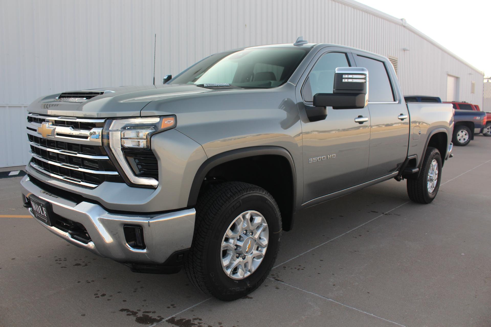 Left Side Kit | CHEVROLET SILVERADO 3500HD LTZ 2024 Left Side Kit | CHEVROLET SILVERADO 3500HD LTZ 2024