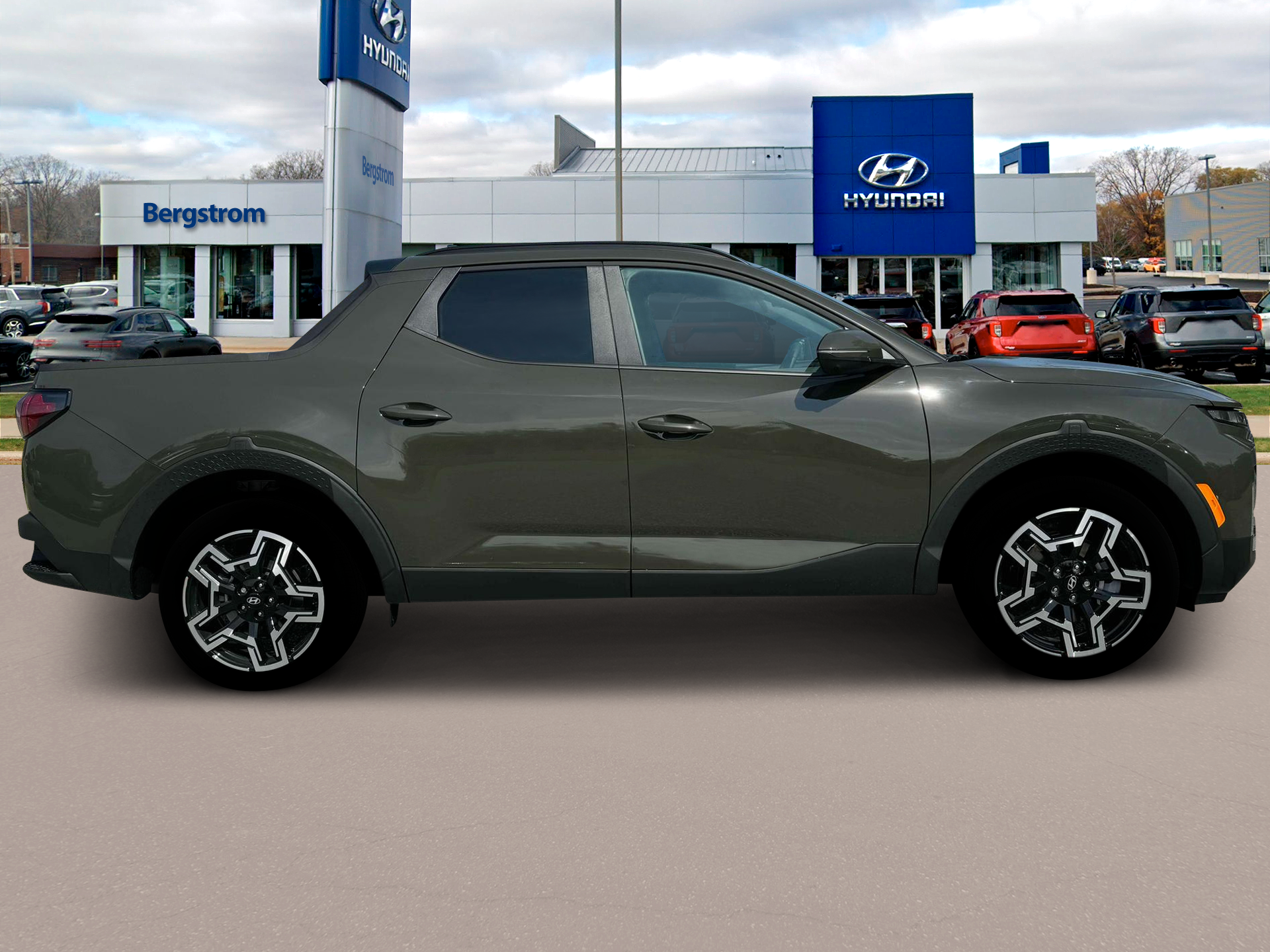 2025 Hyundai SANTA CRUZ Vehicle Photo in Green Bay, WI 54304