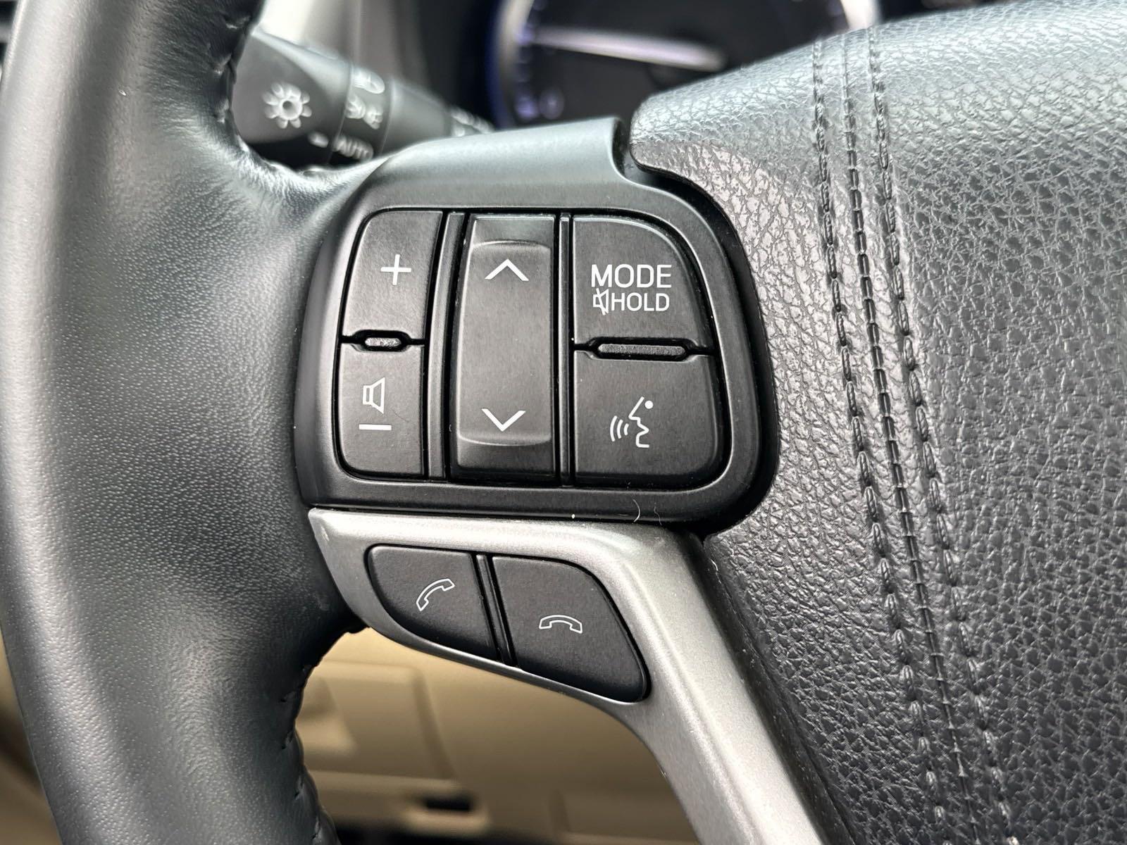 2018 Toyota Highlander Vehicle Photo in DALLAS, TX 75209-3016