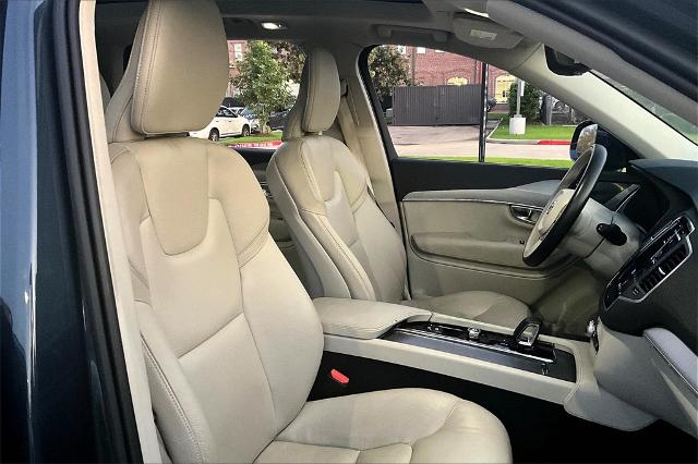 2023 Volvo XC90 Vehicle Photo in Houston, TX 77007