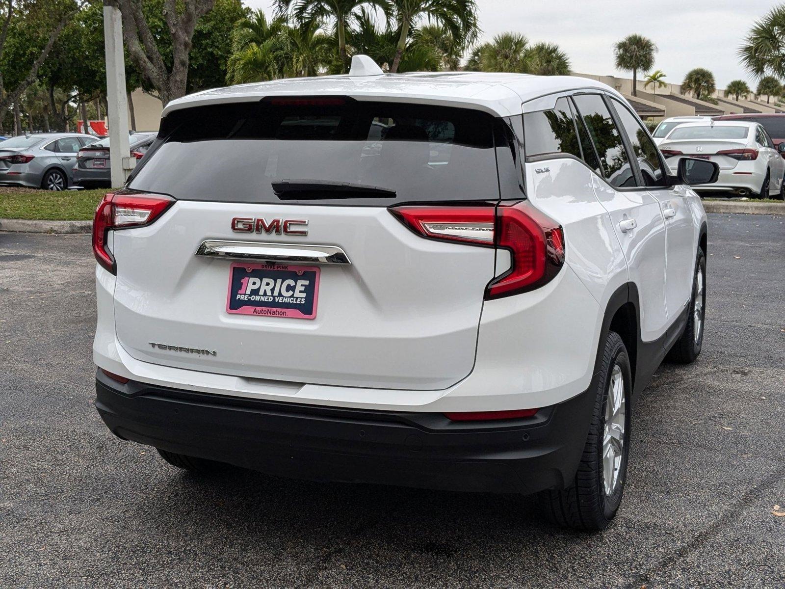 2022 GMC Terrain Vehicle Photo in Miami, FL 33015