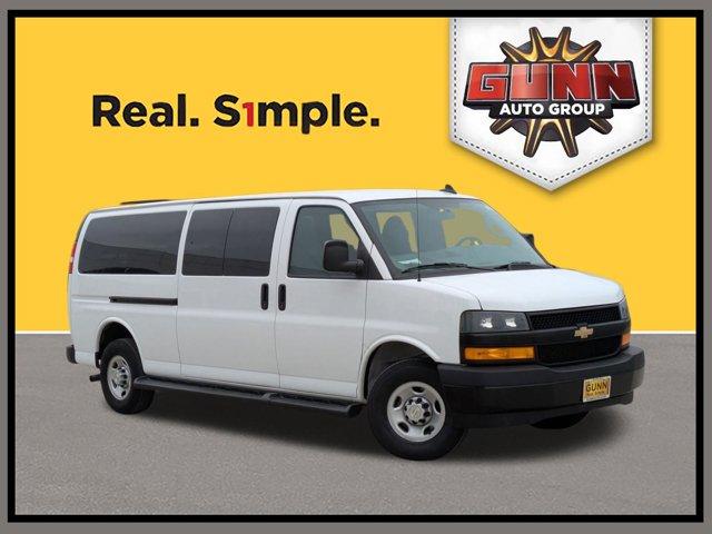 2022 Chevrolet Express Passenger 3500 Vehicle Photo in SELMA, TX 78154-1460