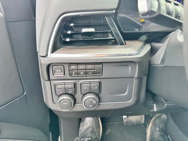 2025 Chevrolet Suburban Vehicle Photo in FAIRMONT, WV 26554-2318