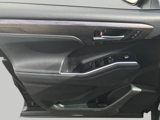 2021 Toyota Highlander Vehicle Photo in GREEN BAY, WI 54303-3330