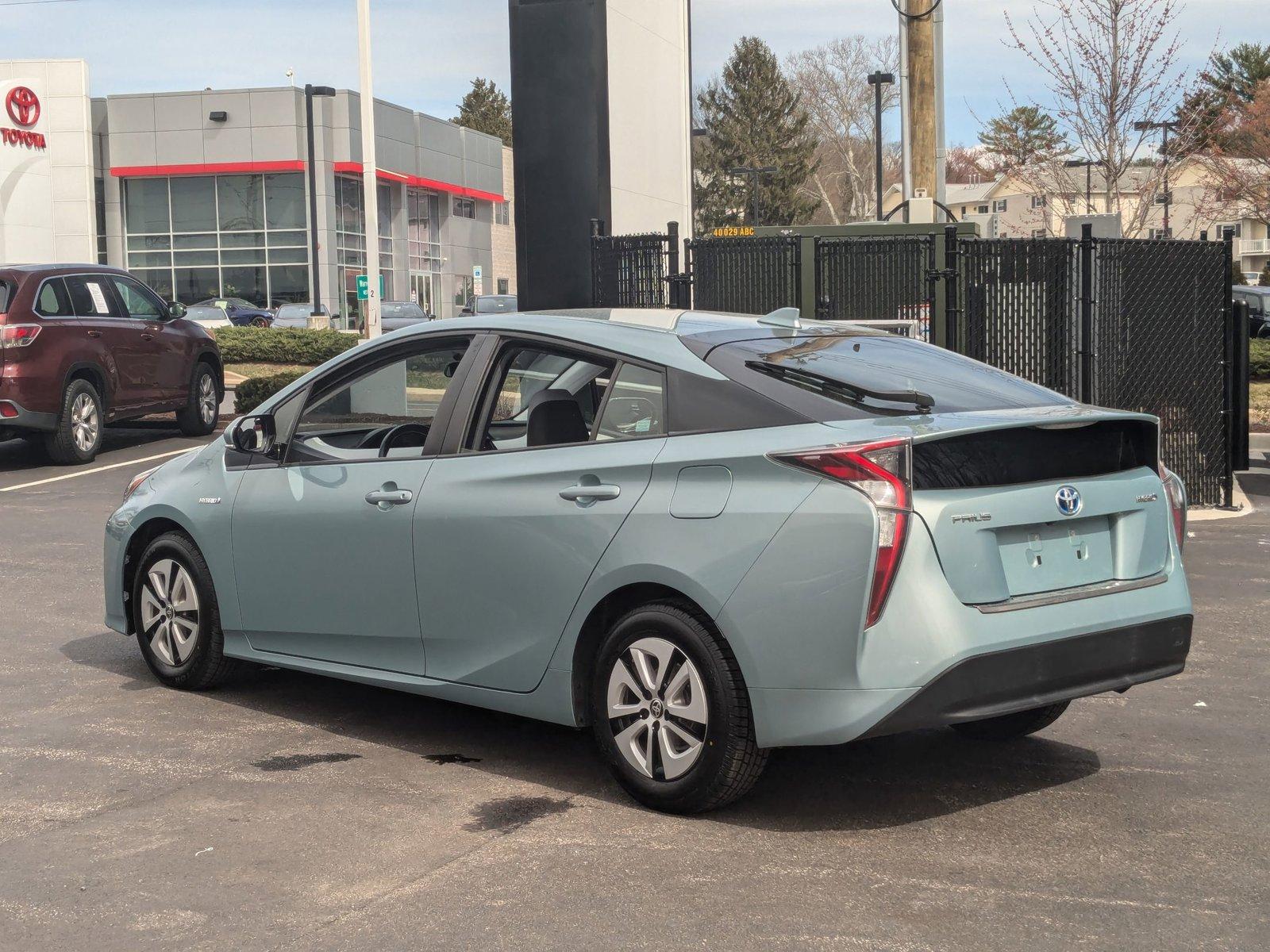 2016 Toyota Prius Vehicle Photo in Cockeysville, MD 21030-2508