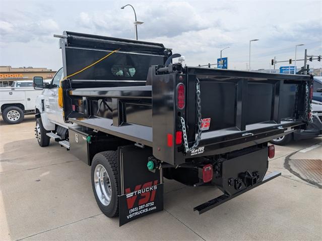 2024 Chevrolet Silverado Chassis Cab Vehicle Photo in ENGLEWOOD, CO 80113-6708