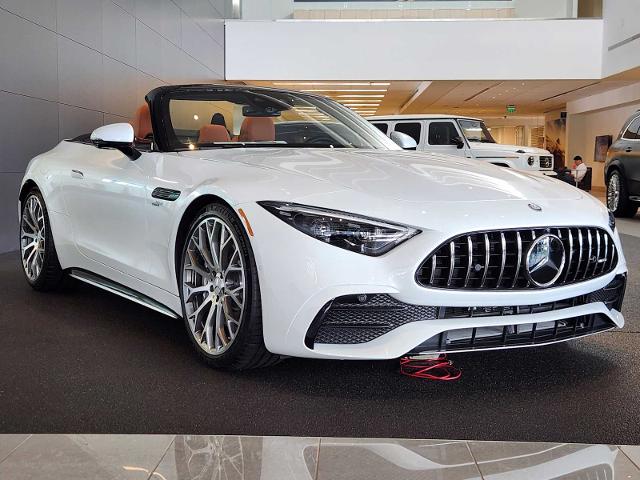 2025 Mercedes-Benz SL Vehicle Photo in HOUSTON, TX 77079