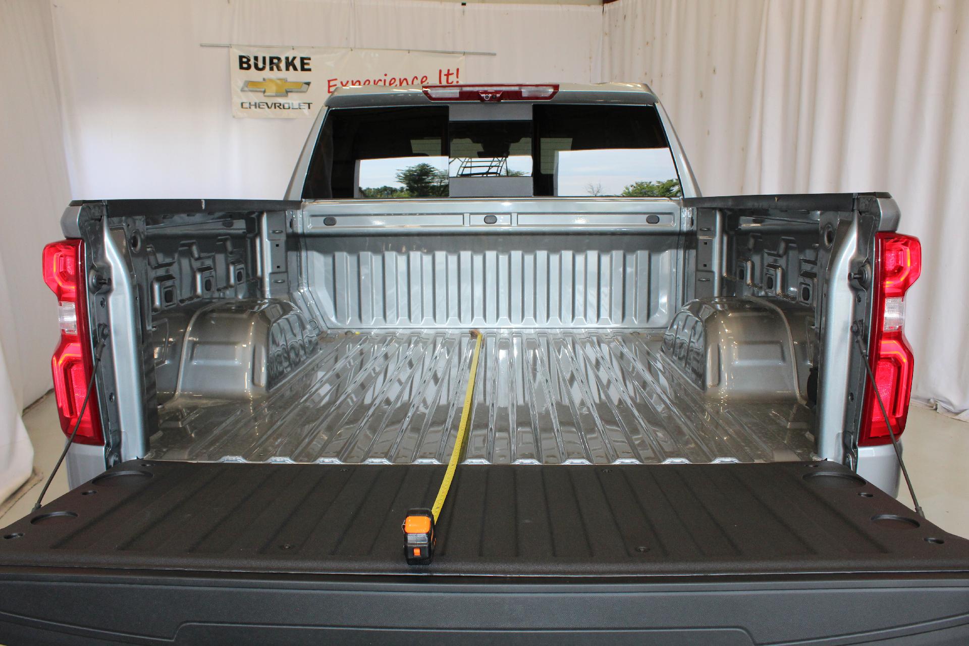 2025 Chevrolet Silverado 1500 Vehicle Photo in NORTHAMPTON, MA 01060-1120
