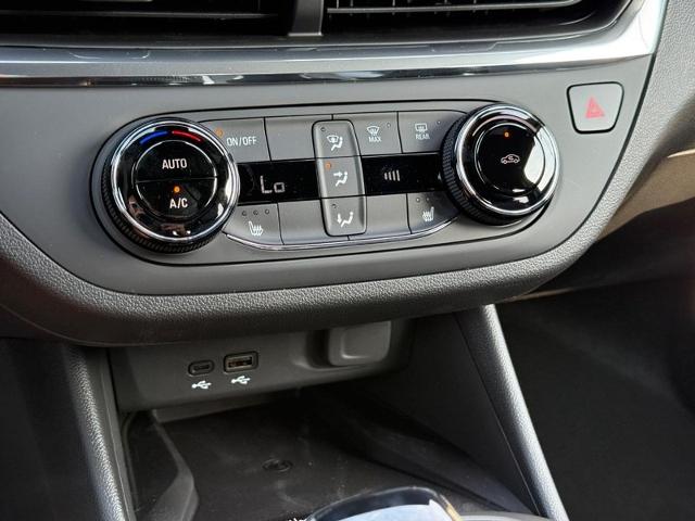 2025 Buick Envista Vehicle Photo in COLUMBIA, MO 65203-3903