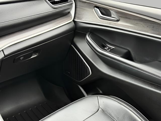 2022 Jeep Grand Cherokee L Vehicle Photo in Kaukauna, WI 54130
