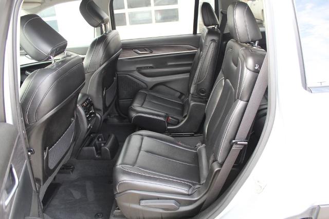 2023 Jeep Grand Cherokee L Vehicle Photo in Cedar Rapids, IA 52402