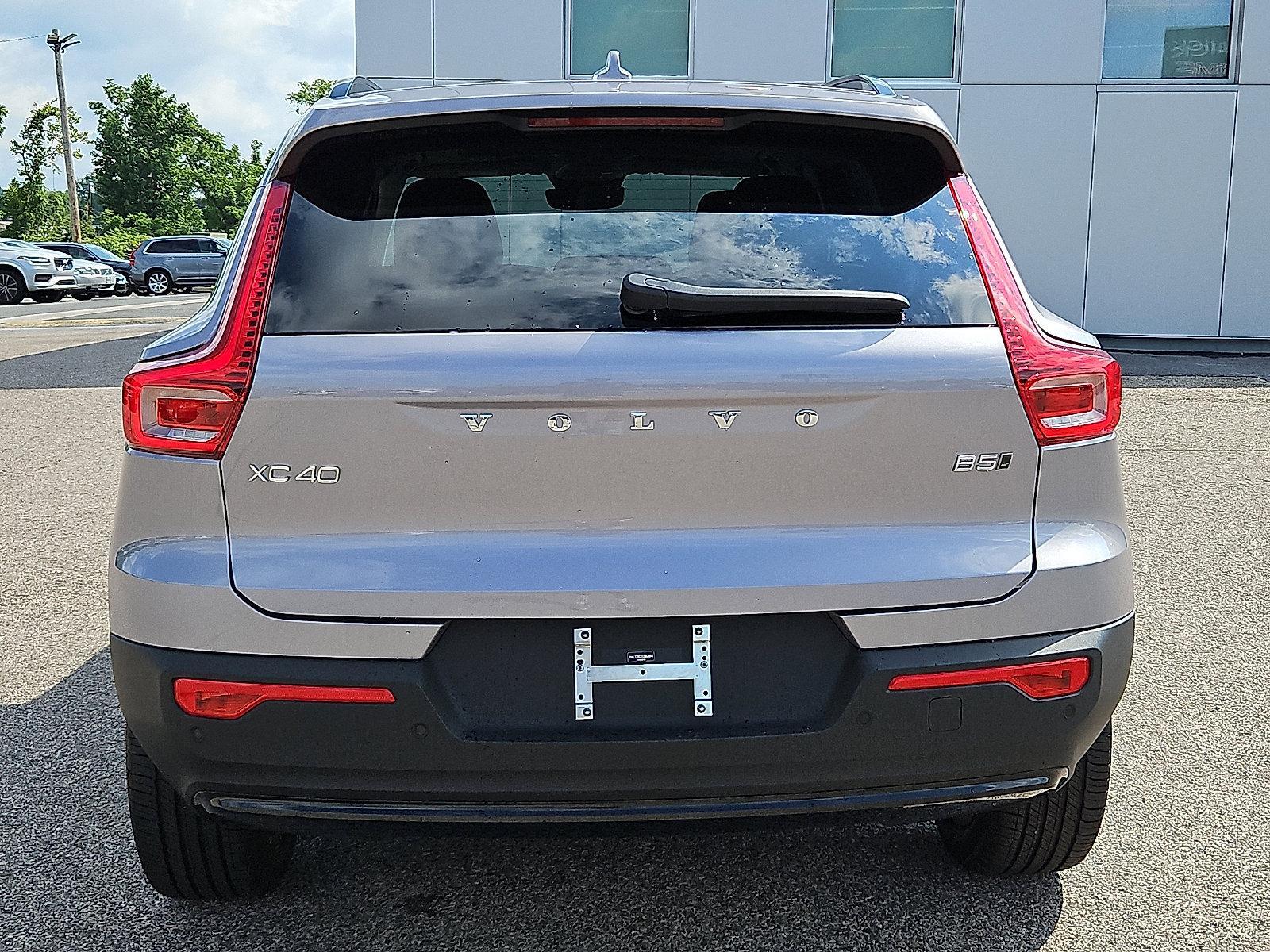 2026 Volvo XC40 Vehicle Photo in Trevose, PA 19053