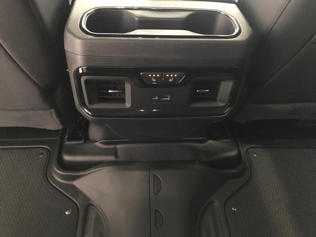 2025 GMC Sierra 1500 Vehicle Photo in GREEN BAY, WI 54303-3330