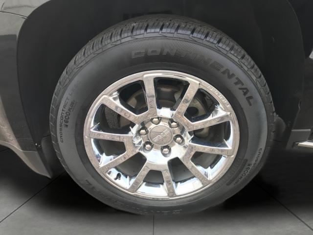 2017 GMC Yukon XL Vehicle Photo in GREEN BAY, WI 54303-3330