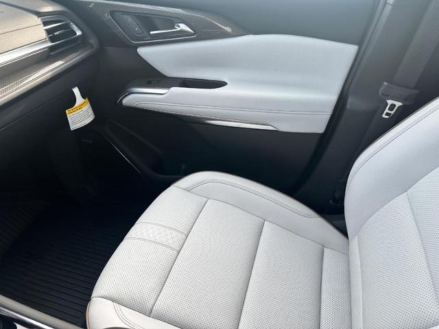 2025 Chevrolet Traverse Vehicle Photo in COLUMBIA, MO 65203-3903