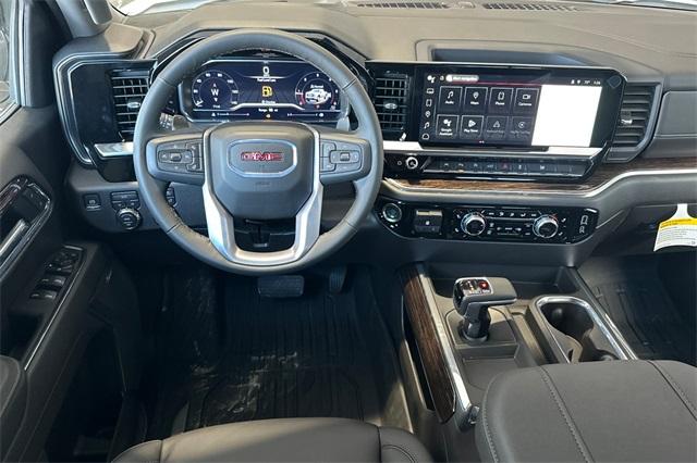 2025 GMC Sierra 1500 Vehicle Photo in ELK GROVE, CA 95757-8703