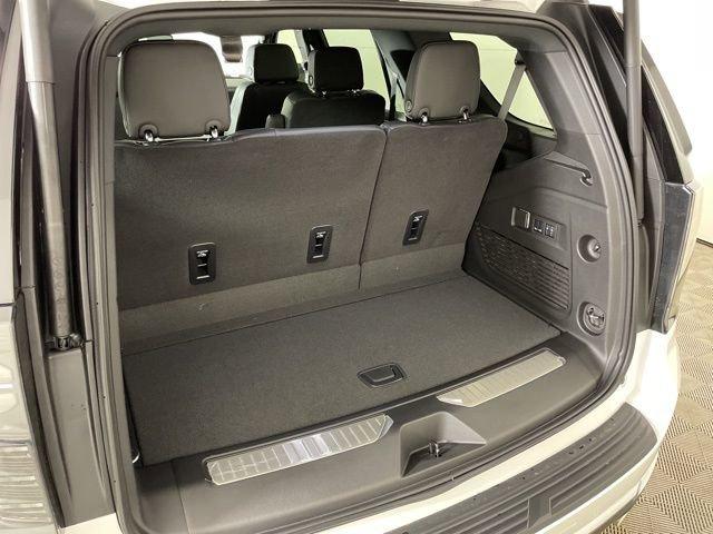 2025 Chevrolet Tahoe Vehicle Photo in PHOENIX, AZ 85014-3381