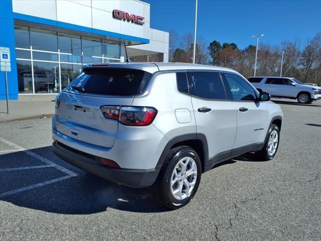 2024 Jeep Compass Vehicle Photo in EMPORIA, VA 23847-1235