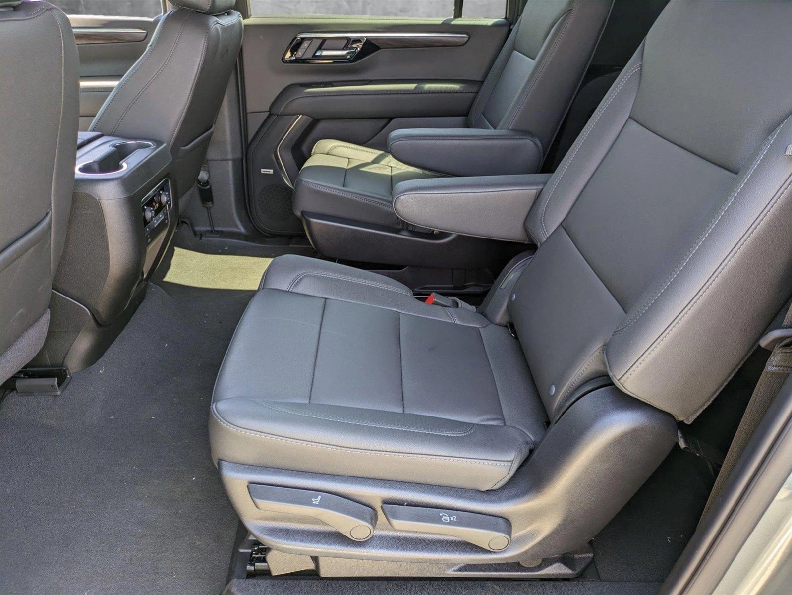 2025 Chevrolet Suburban Vehicle Photo in GILBERT, AZ 85297-0446