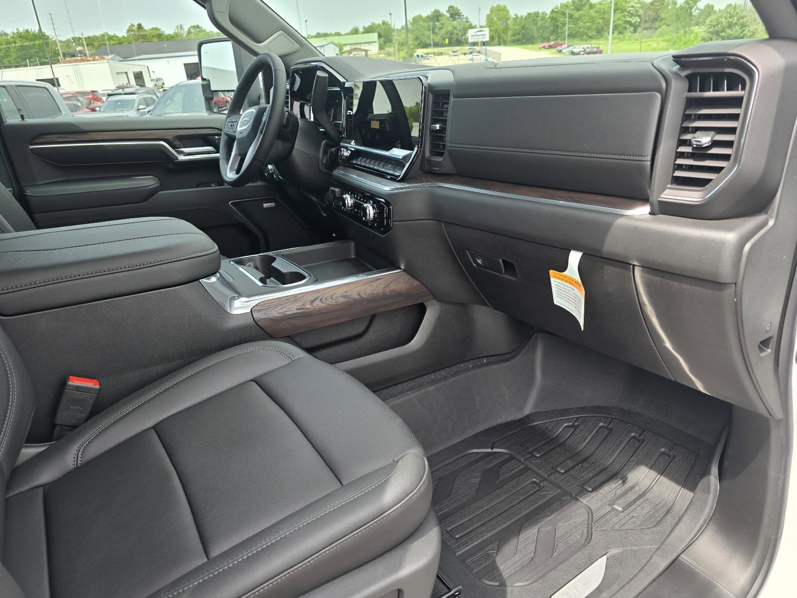 2025 GMC Sierra 2500 HD Vehicle Photo in Rolla, MO 65401