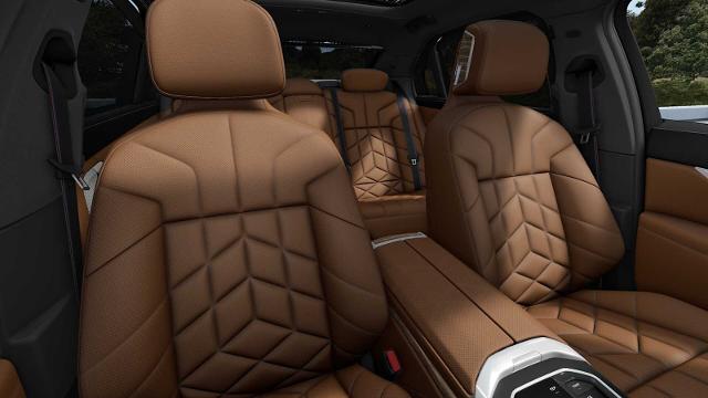 2025 BMW 740i Vehicle Photo in GRAPEVINE, TX 76051