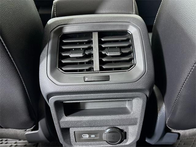 2024 Volkswagen Tiguan Vehicle Photo in Puyallup, WA 98371