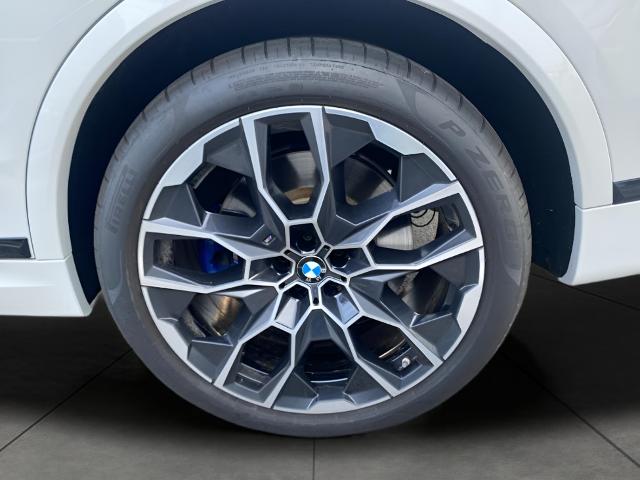 2024 BMW X7 Vehicle Photo in APPLETON, WI 54914-8833