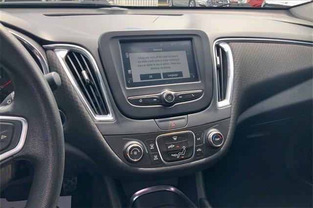 2018 Chevrolet Malibu Vehicle Photo in INDEPENDENCE, MO 64055-1377