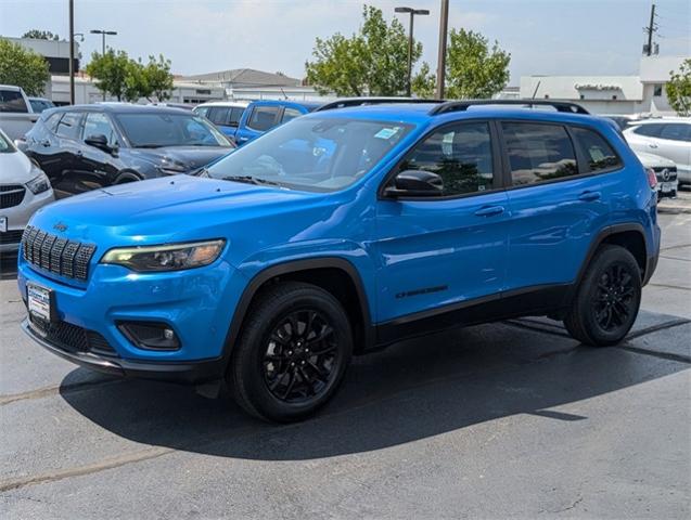 2023 Jeep Cherokee Vehicle Photo in AURORA, CO 80012-4011