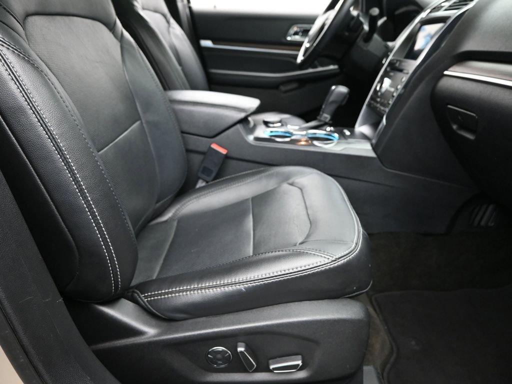 2017 Ford Explorer Vehicle Photo in Cedar Rapids, IA 52402