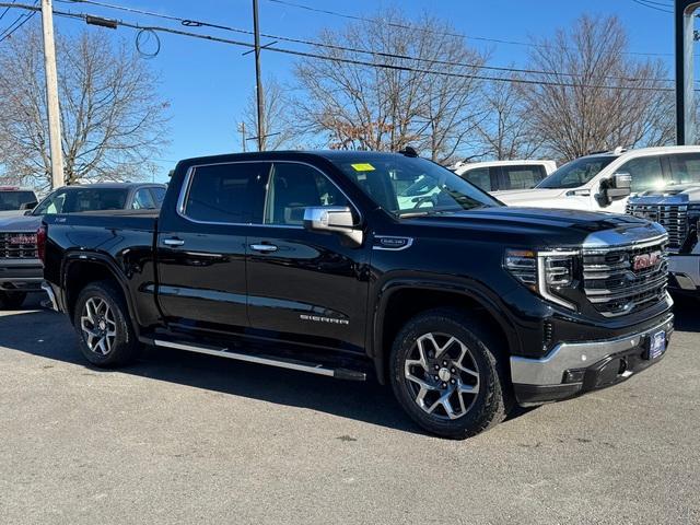 2025 GMC Sierra 1500 Vehicle Photo in LOWELL, MA 01852-4336