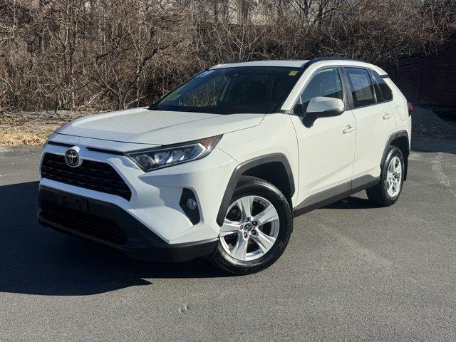 2019 Toyota RAV4 Vehicle Photo in LEOMINSTER, MA 01453-2952