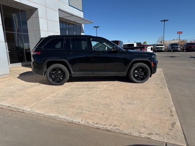 2023 Jeep Grand Cherokee Vehicle Photo in Winslow, AZ 86047-2439