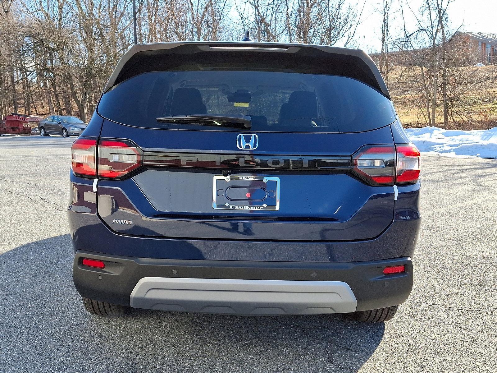 2025 Honda Pilot Vehicle Photo in Harrisburg, PA 17111