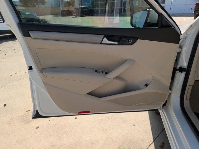 2015 Volkswagen Passat Vehicle Photo in SELMA, TX 78154-1460
