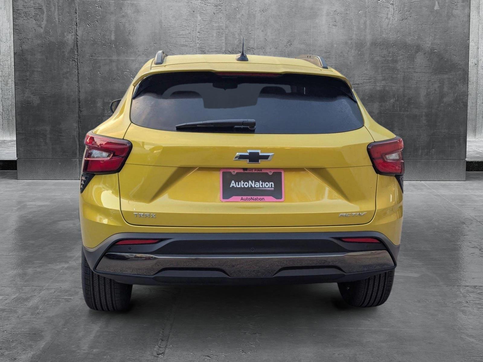 2025 Chevrolet Trax Vehicle Photo in GREENACRES, FL 33463-3207