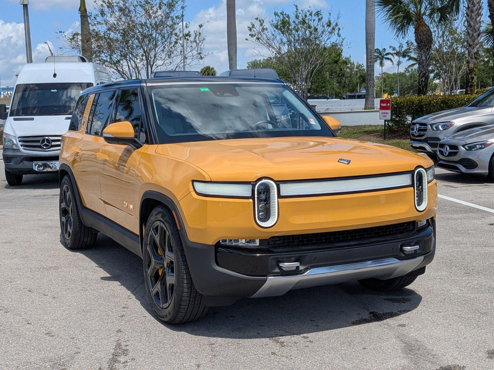 2023 Rivian R1S Vehicle Photo in Miami, FL 33169