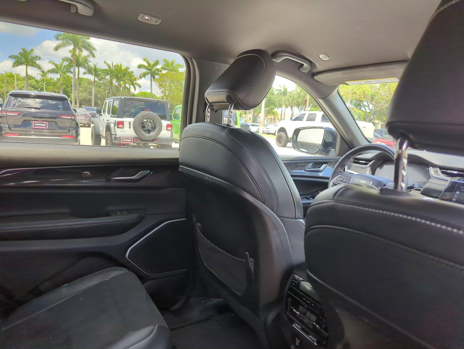 2022 Jeep Grand Cherokee L Vehicle Photo in Pembroke Pines, FL 33027