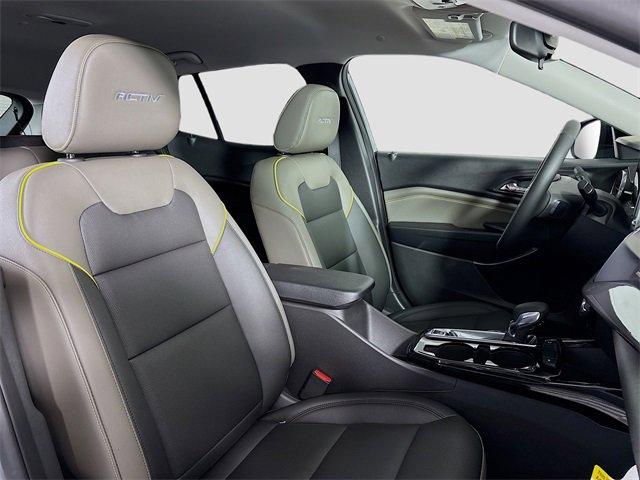2025 Chevrolet Trax Vehicle Photo in PUYALLUP, WA 98371-4149