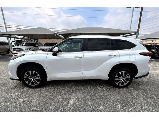 2023 Toyota Highlander Vehicle Photo in San Antonio, TX 78230