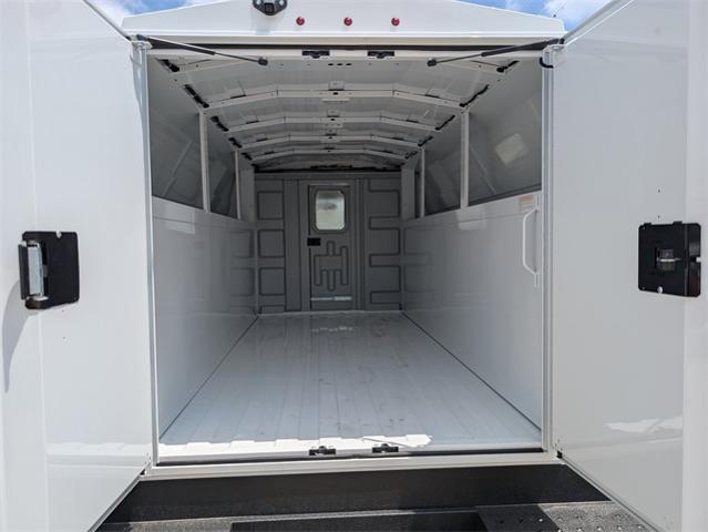 2024 Chevrolet Express Commercial Cutaway Vehicle Photo in ENGLEWOOD, CO 80113-6708