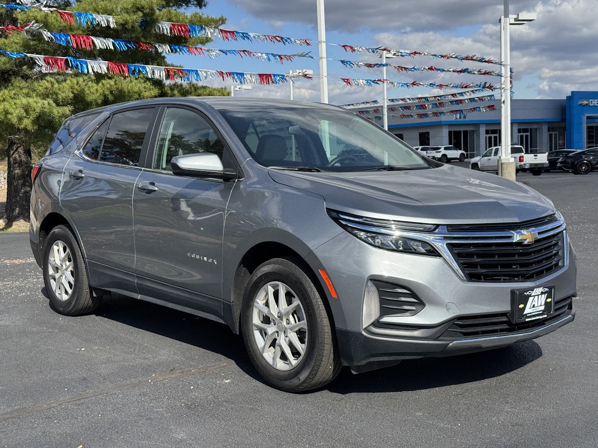 2023 Chevrolet Equinox Vehicle Photo in BOONVILLE, IN 47601-9633