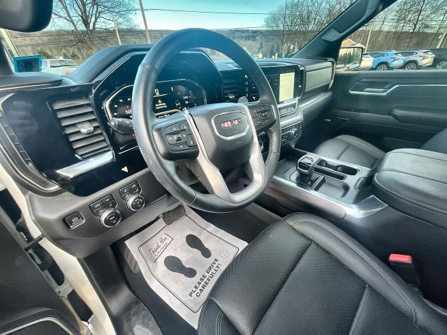 2023 GMC Sierra 1500 Vehicle Photo in BOSTON, NY 14025-9684