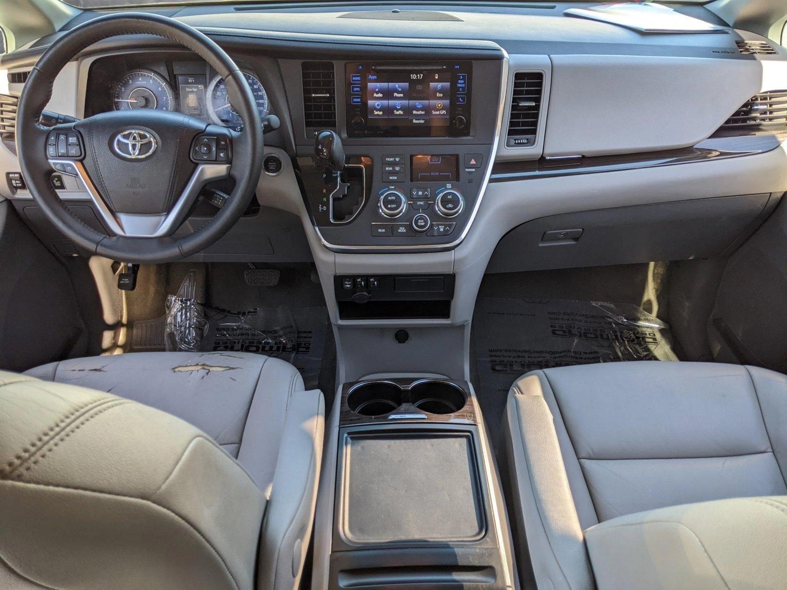 2016 Toyota Sienna Vehicle Photo in TIMONIUM, MD 21093-2300